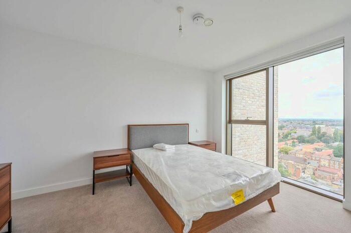 2 Bedroom Flat To Rent In Apex Gardens, Tottenham, London, N15