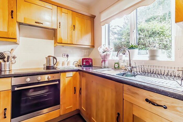 2 Bedroom Bungalow For Sale In Sorrel Bank, Linton Glade, Croydon, CR0