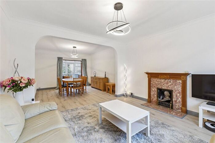 4 Bedroom Detached House For Sale In St. Johns Road, Harpenden, Hertfordshire, AL5