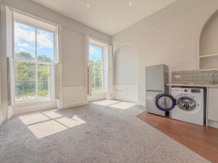 2 Bedroom Apartment To Rent In Hotwell Road, Hotwells, Bristol, BS8