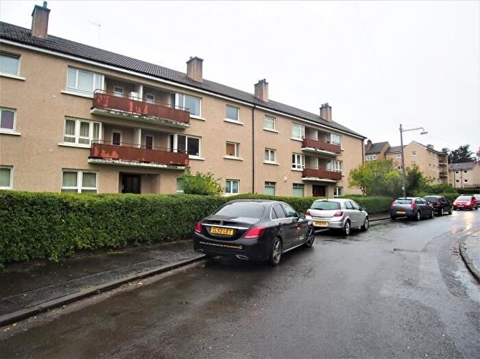 2 Bedroom Flat To Rent In Parkneuk Road, Giffnock, Glasgow, G43
