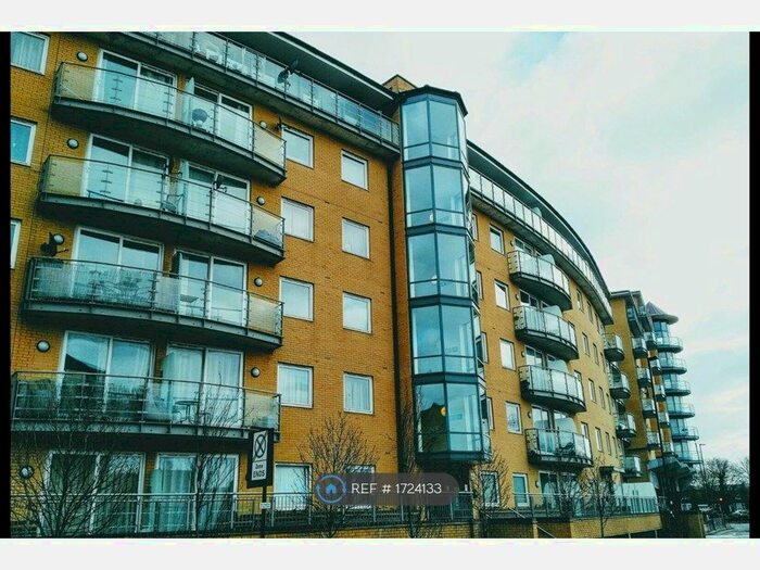 2 Bedroom Flat To Rent In Berberis House, Feltham, TW13