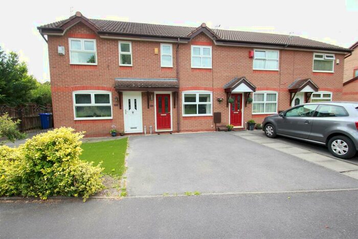 2 Bedroom Mews To Rent In Dorchester Drive, Brooklands, M23