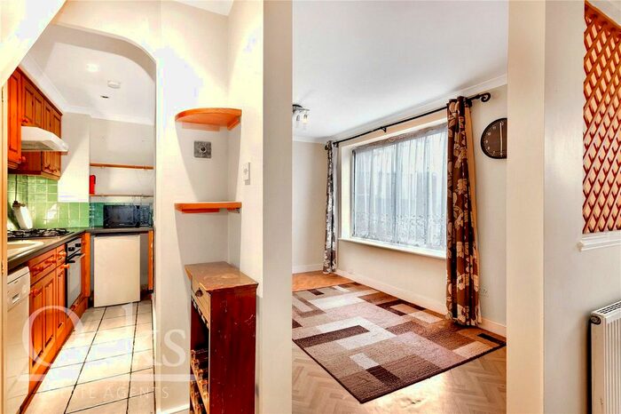 2 Bedroom Terraced House To Rent In Estreham Road, London, SW16