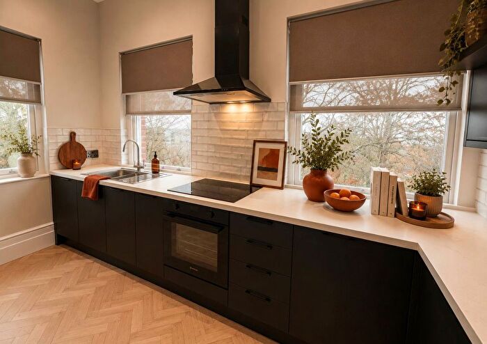 3 Bedroom Flat To Rent In Sandy Walk, WF1