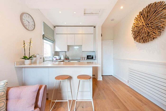 1 Bedroom Flat To Rent In Brondesbury Park, Brondesbury Park, London, NW2