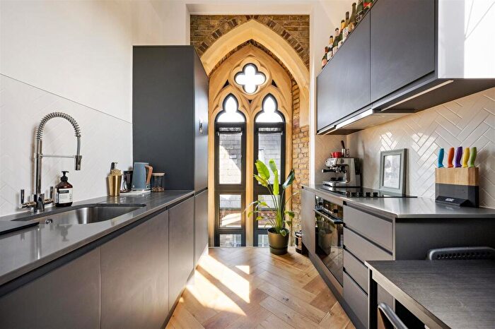 1 Bedroom Apartment For Sale In Arcadia Street, London, E14