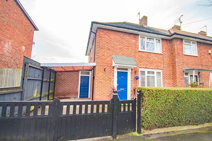 2 Bedroom Semi-Detached House To Rent In Triton Road, Hull, HU9