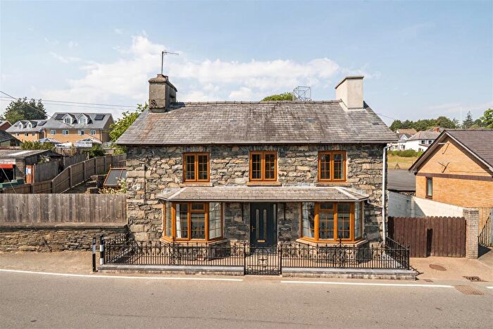 3 Bedroom House For Sale In East Street, Rhayader, LD6