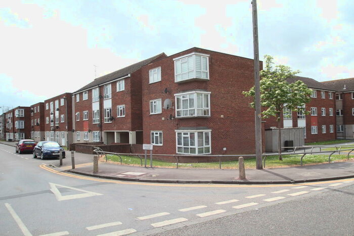 1 Bedroom Apartment To Rent In Ibscott Close, Dagenham, RM10