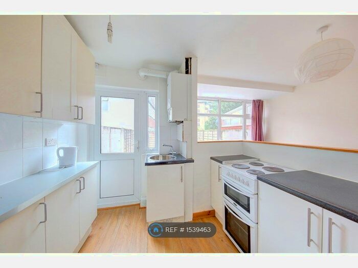 4 Bedroom Terraced House To Rent In The Bittoms, Kingston Upon Thames, KT1