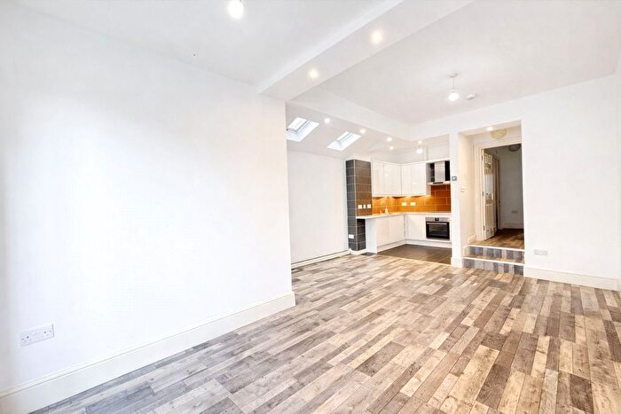5 Bedroom Terraced House For Sale In Leahurst Road, London, SE13