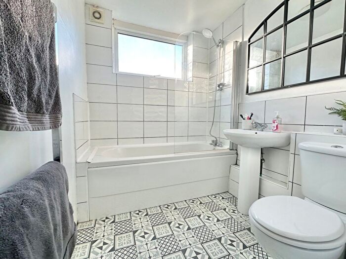 2 Bedroom Terraced House For Sale In Little Common Road, Bexhill-On-Sea, TN39