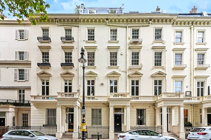 2 Bedroom Flat For Sale In St Georges Square, Pimlico, SW1V