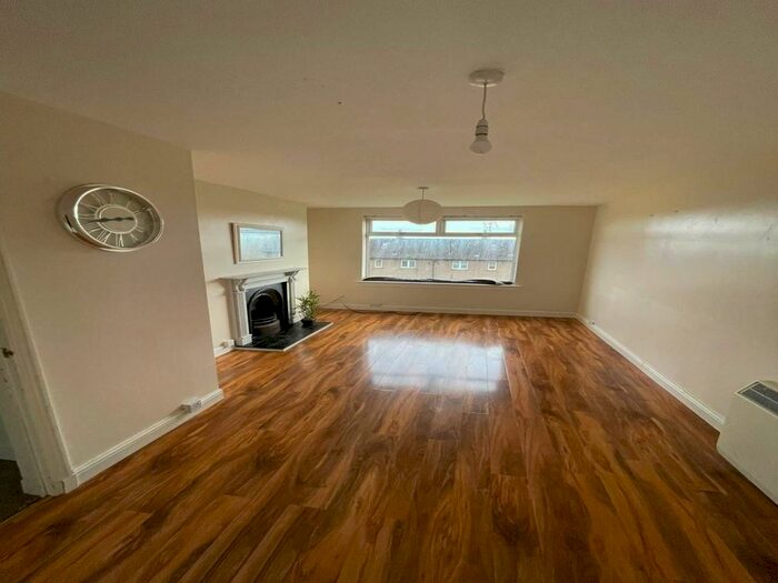 2 Bedroom Flat To Rent In Pentland Crescent, Dundee, DD2