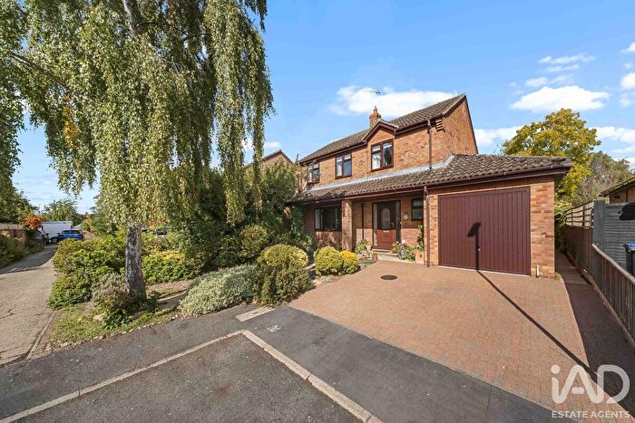 4 Bedroom Detached House For Sale In Elizabeth Court, Sutton, Cambridgeshire, CB6