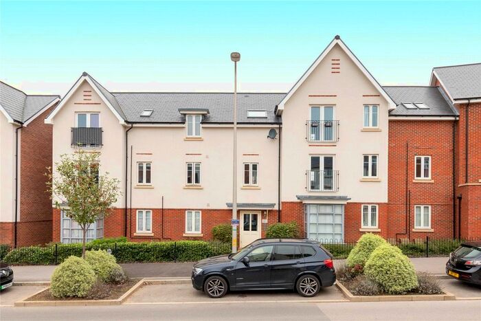 2 Bedroom Flat To Rent In Foxleyes Court, William Heelas Way, Wokingham, Berkshire, RG40