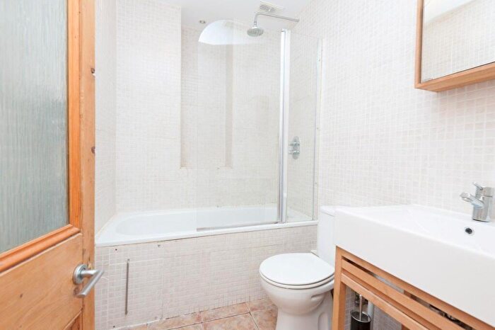 1 Bedroom Flat For Sale In Bedford Square, Brighton, East Sussex, BN1