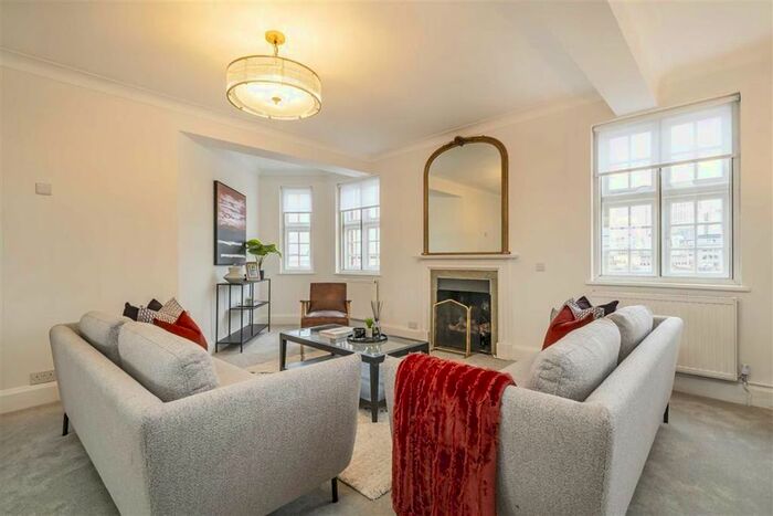 3 Bedroom Flat To Rent In Harrowby Street, London, W1H