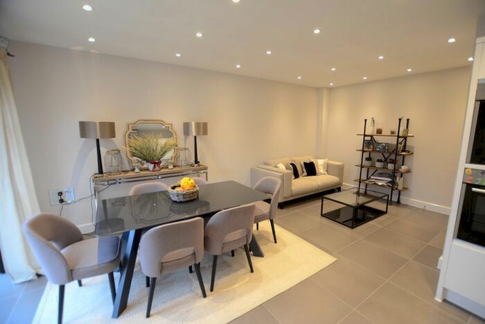 4 Bedroom Detached House To Rent In Clarks Farm Way, Blackwater, Camberley, GU17