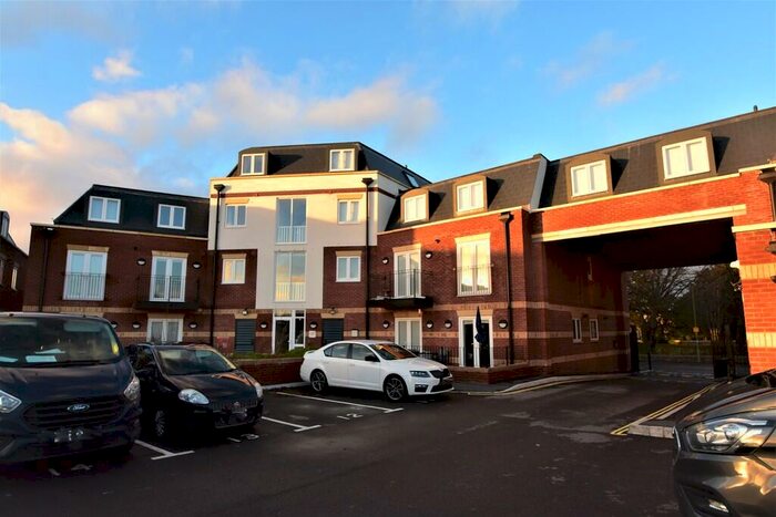 1 Bedroom Apartment To Rent In New Lane, Havant, PO9