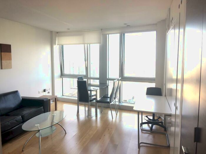 Studio To Rent In Ontario Tower, Fairmount Avenue, Blackwall, Canary Wharf, London, E14