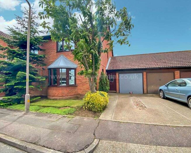 3 Bedroom House To Rent In Caversham Avenue, Southend On Sea, SS3