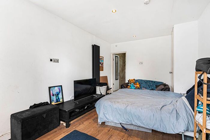 Studio For Sale In Framlingham Crescent, London, SE9