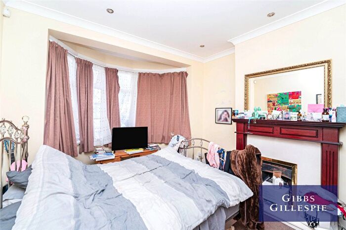 5 Bedroom Semi-detached House To Rent In Uneeda Drive, Greenford, UB6