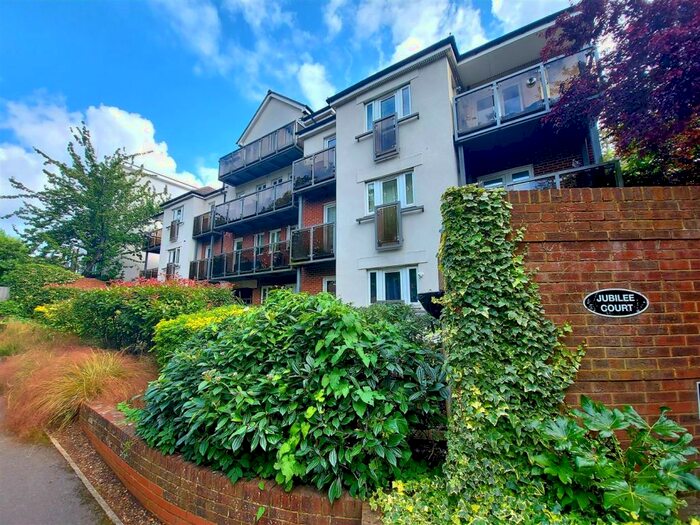 2 Bedroom Flat To Rent In Eaton Road, Sutton, SM2
