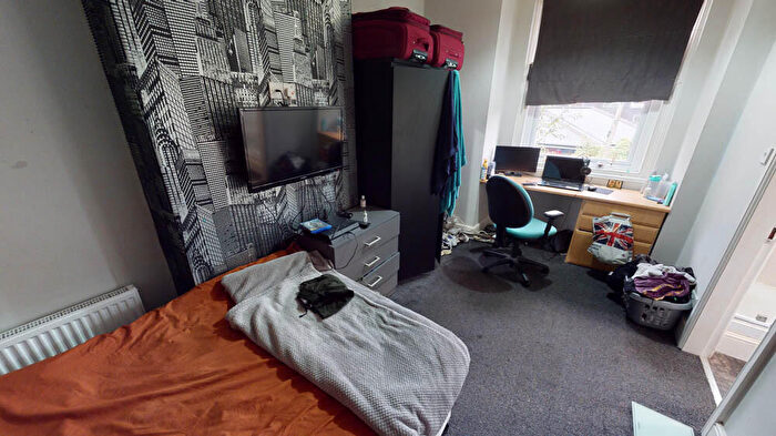 4 Bedroom House To Rent In Bennett Road, Leeds, LS6