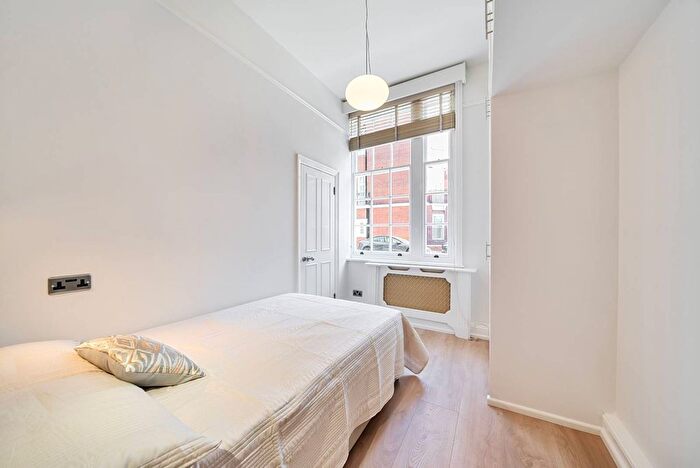 1 Bedroom Flat To Rent In Turks Row, Chelsea, London, SW3
