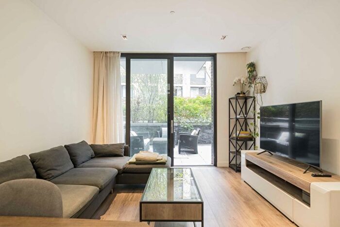 2 Bedroom Flat For Sale In Leman Street, Cashmere House, Leman Street, E1