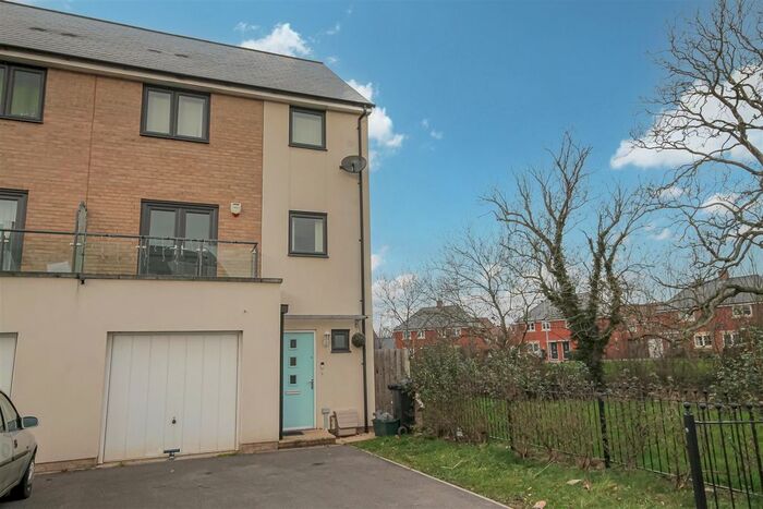 4 Bedroom Town House To Rent In Willowherb Road, Lyde Green, Bristol, BS16