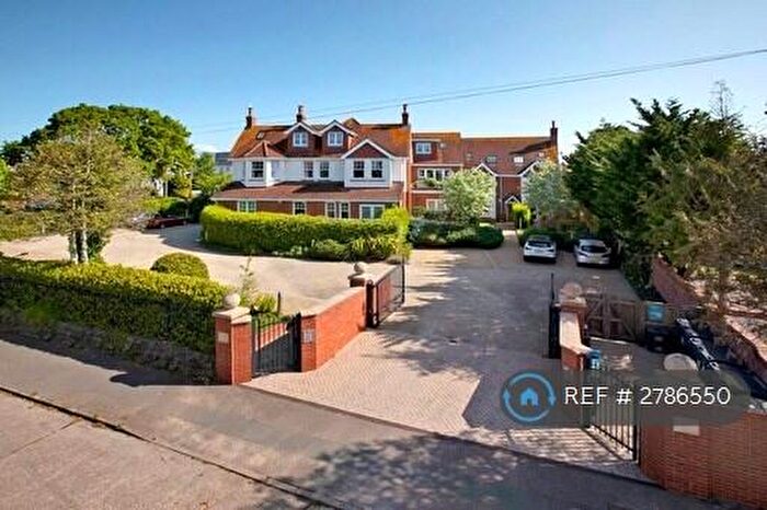 2 Bedroom Flat To Rent In The Avenues, Exmouth, EX8