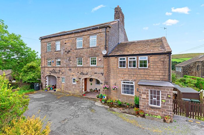3 Bedroom Town House For Sale In Stanbury, Keighley, BD22