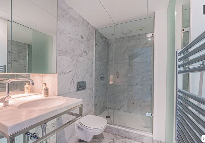 2 Bedroom Apartment To Rent In Fairmont Avenue, London, E14