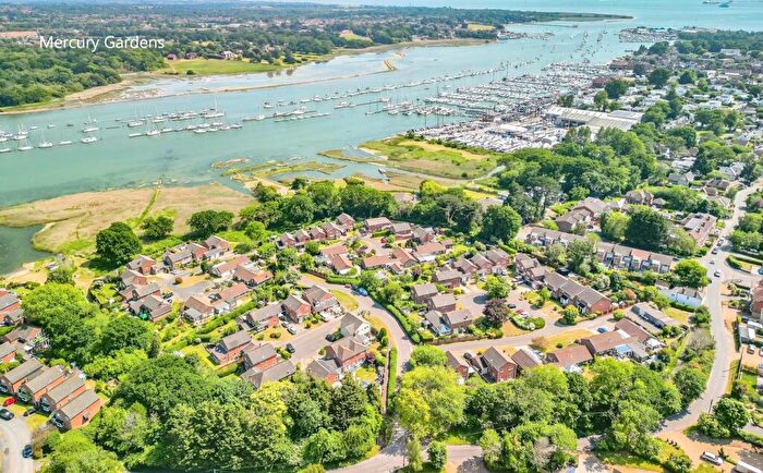 4 Bedroom Link Detached House For Sale In Mercury Gardens, Hamble, Southampton, SO31