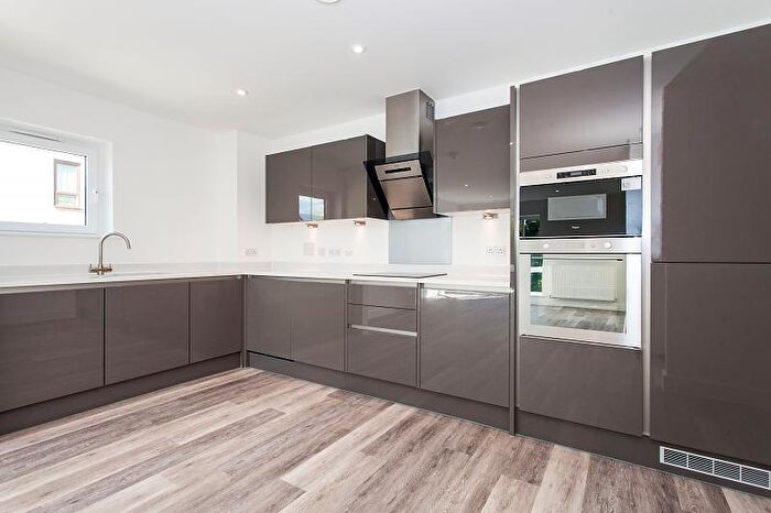 3 Bedroom Apartment To Rent In Beacon Rise, Newmarket Road, CB5