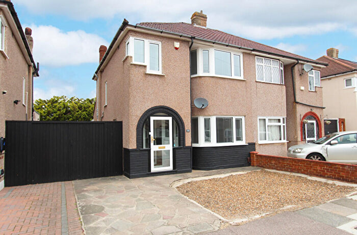 3 Bedroom Semi-Detached House For Sale In North Road, West Dartford, DA1