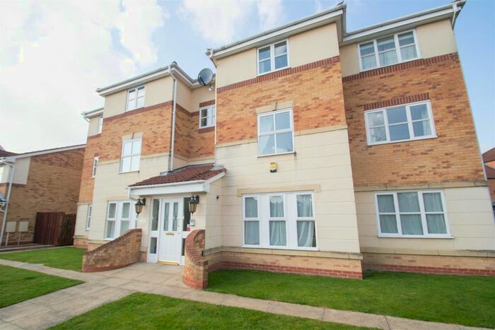 2 Bedroom Flat To Rent In Lilbourne Drive, York, YO30