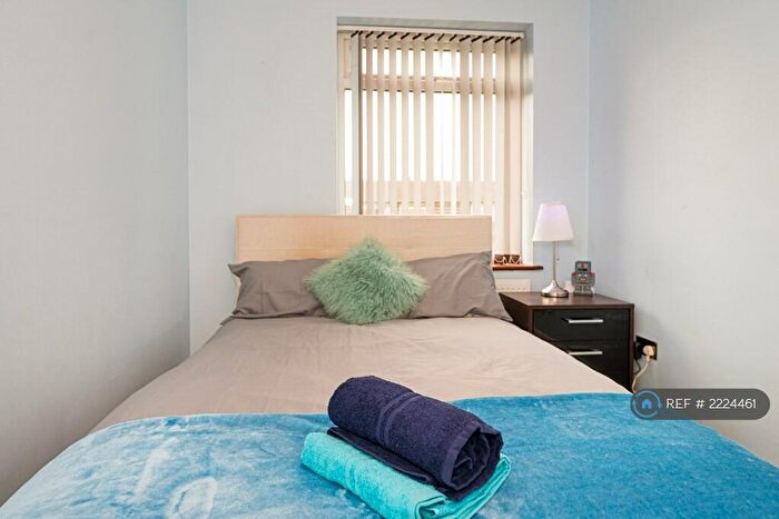 3 Bedroom Flat To Rent In Park Road High Barnet, High Barnet, Barnet, EN5