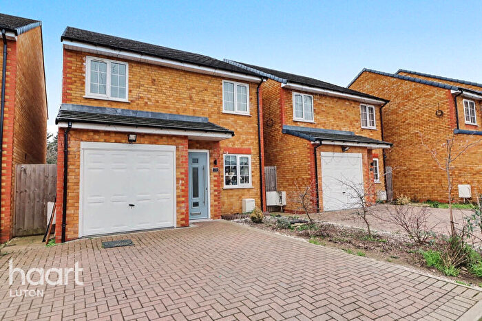 4 Bedroom Detached House For Sale In Wingate Road, Luton, LU4