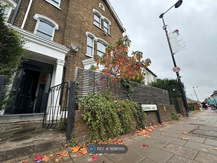 3 Bedroom Flat To Rent In Turnpike Lane, London, N8