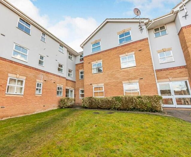 2 Bedroom Flat To Rent In Elm Park, Reading, RG30