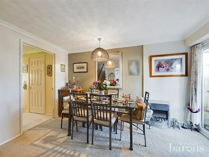 3 Bedroom End Of Terrace House For Sale In Bach Close, Brighton Hill, Basingstoke, RG22