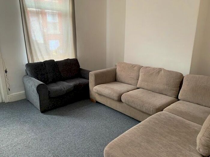 4 Bedroom Terraced House To Rent In Belvedere Mount, Leeds, LS11