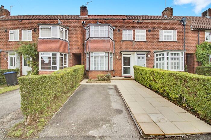 3 Bedroom Terraced House For Sale In Newfields, Welwyn Garden City, AL8