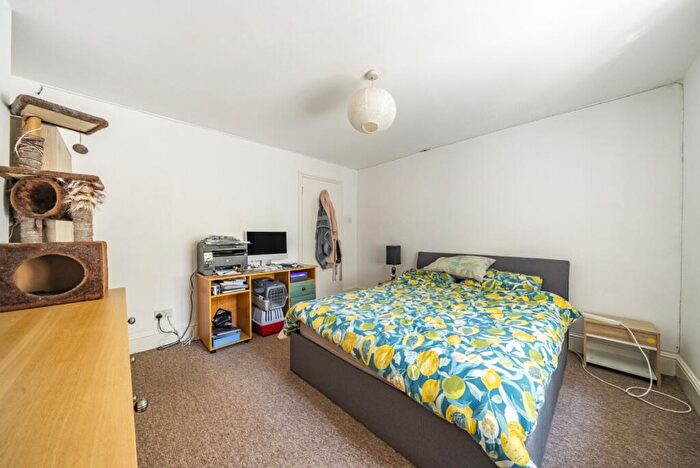 1 Bedroom Flat To Rent In Camden Road, London, N7