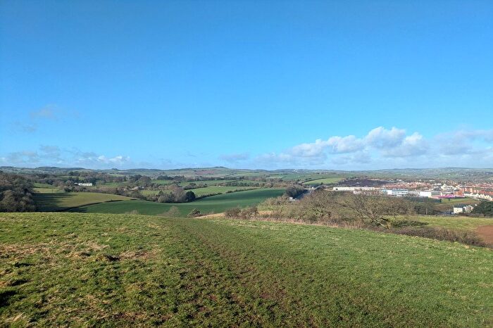 2 Bedroom Flat For Sale In Alphington, Exeter, Devon, EX2